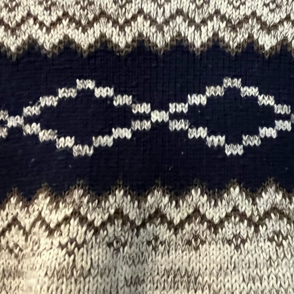 Patterned Sweater - Picture 3 of 3